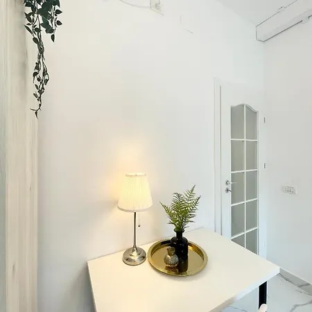 Cozy Small Near Park Апартаменты Бухарест