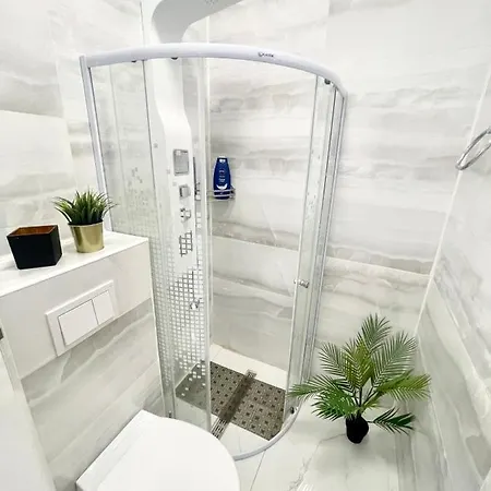 Cozy Small Near Park