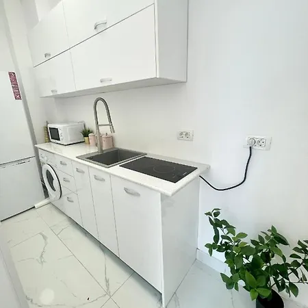 Cozy Small Near Park *