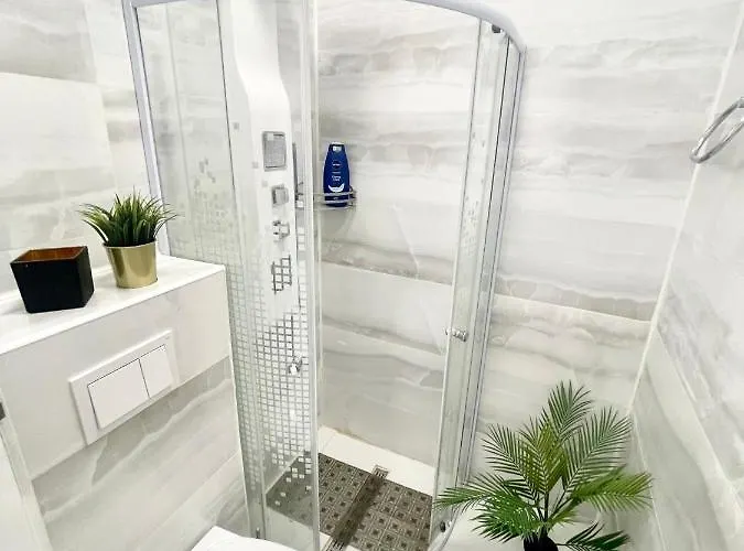 Cozy Small Near Park